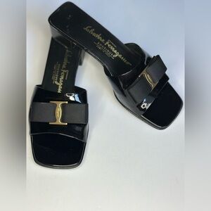 Vintage Salvatore Ferragamo Boutique Vara Bow Patent Leather Slides